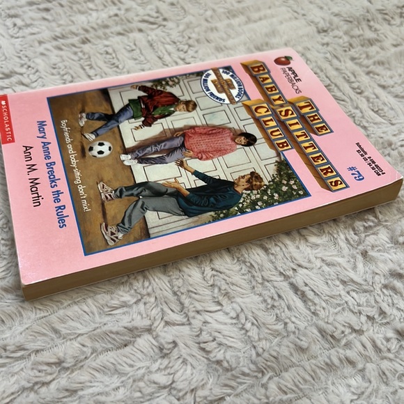 Mary Anne Breaks the Rules (The Baby-Sitters Club #79) paperback book 1994 - Picture 5 of 16